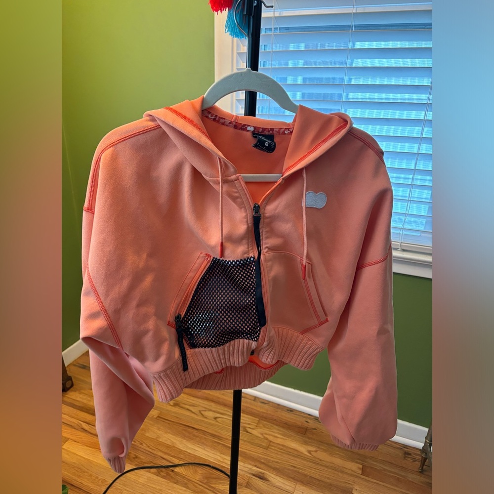 Nike women’s orange cropped hoodie